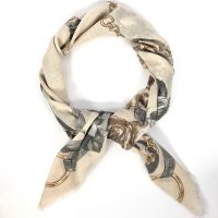 Tuch Country Rose aus der Bondbery Kollektion in Farbe Creme gemustert / gebunden