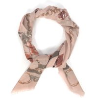 Tuch Country Rose aus der Bondbery Kollektion in Farbe Rosé gemustert / gebunden